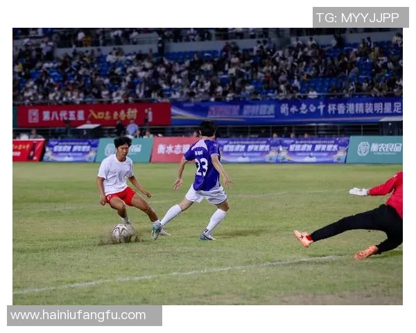 足球明星亲自建模直播揭秘背后的训练与生活趣事